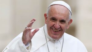 Papa Francisco 2 300x169 - Tres palabras para un pontificado