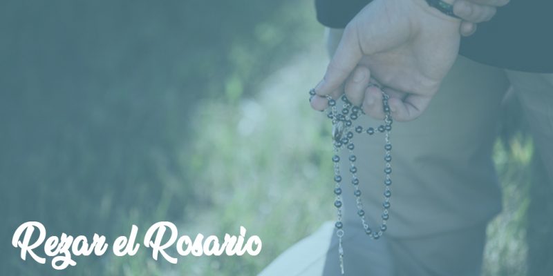 04Rosario 800x400 - 10 maneras de ayudar al Papa a luchar contra los abusos