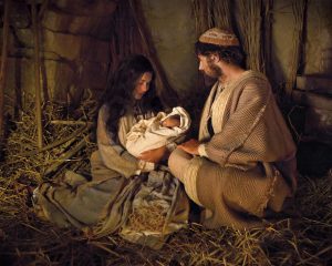 nativity scene mary joseph baby jesus 1326846 high res print 300x240 - La verdadera historia de la Navidad