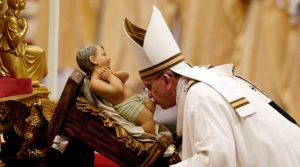 FranciscoNinoJesus 300x167 - Dios con nosotros, el misterio de la Navidad