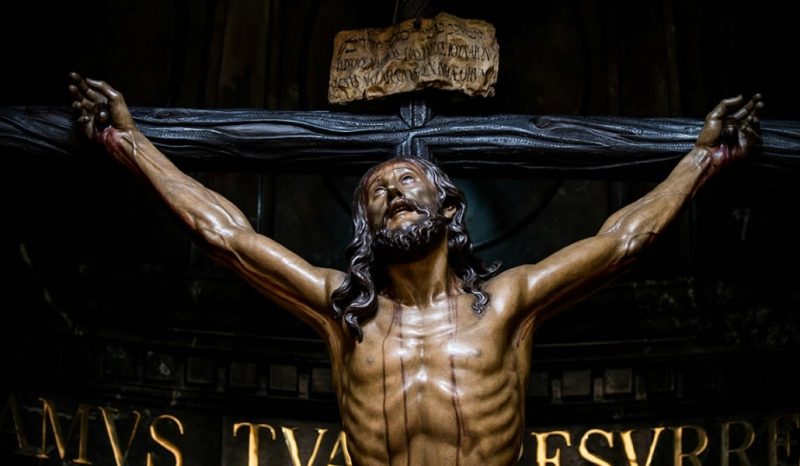 Viernes Santo el Cachorro 8 vídeos 1 800x466 - 8 vídeos que te ayudarán a vivir mejor el Viernes Santo