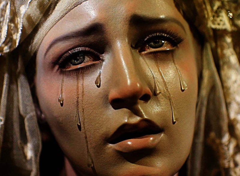 cara de la virgen dolorosa Viernes de Dolores 800x587 - Las procesiones de Semana Santa