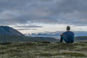 anthony tori 9qYKMbBCFjc unsplash 300x200 - La selfie de Narciso