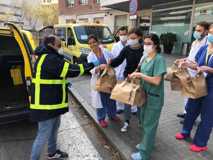 Correos comida solidaria - 31 iniciativas solidarias que ha traído el Coronavirus en España