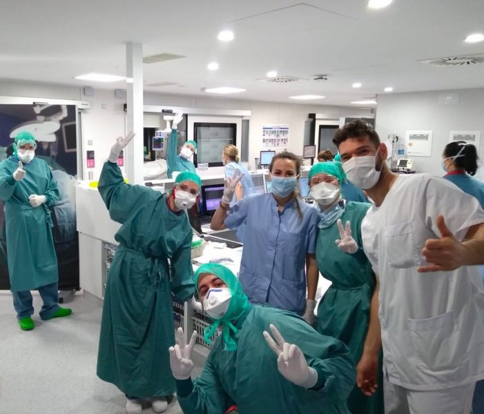 covid 19 super héroes 701x600 - "Solo rezar y hablar con mi madre hacía que me calmase", Israel Remuiñán, un testimonio esperanzador que le ha ganado el pulso al COVID-19