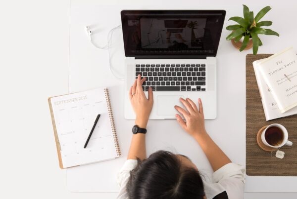 cursos católicos 600x403 - 4 webs de formación católica online